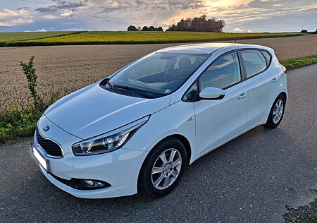 Kia Cee'd / Ceed 1.4 CVVT Comfort