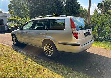 Ford Mondeo Ghia Kombi