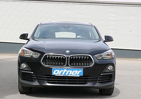 BMW X2 sDrive 18 d PANORAMADACH