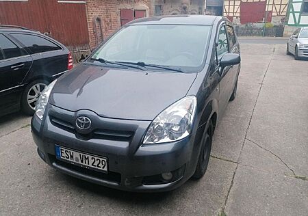 Toyota Corolla Verso 2.2-l-D-4D -