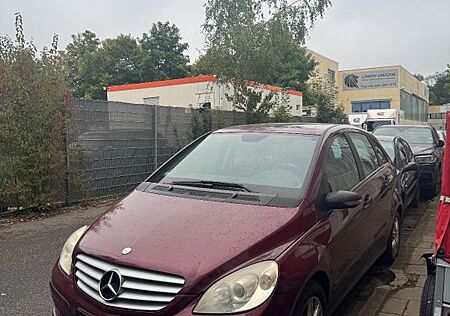 Mercedes-Benz B 200 - Automatik - Glasdach