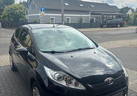 Ford Fiesta 1,4 Titanium, Autom. Klima, TÜV 05/27