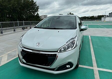 Peugeot 208 PureTech 110 EAT6 Allure Allure