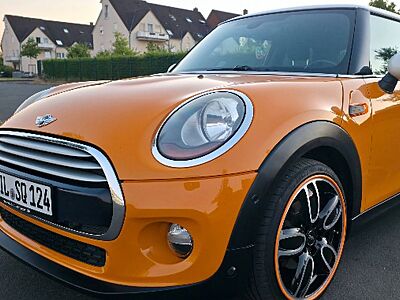 MINI Cooper D  F56 Autom,Navi,JCW-Räder,SHZ,Parkass,