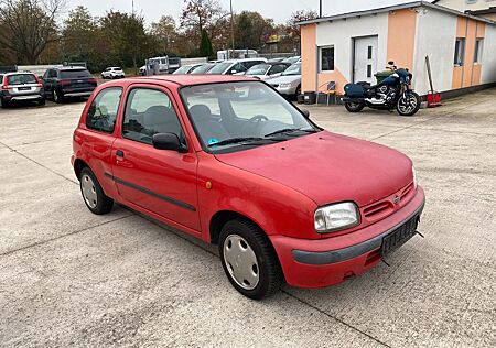 Nissan Micra 1.0 Automatik