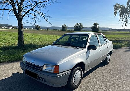 Opel Kadett -E / 1.6 / Automatik / 81.000 Km / Servo /