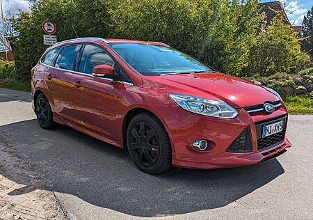 Ford Focus 2,0TDCi Titanium Individual AHK,Sync