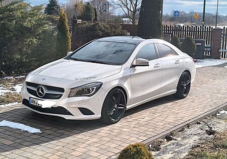 Mercedes-Benz CLA 250 DCT 4MATIC -