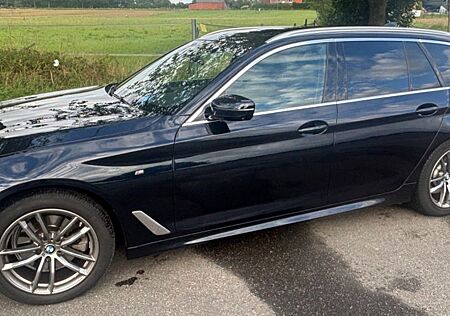BMW 520d xDrive Touring M-Sport NAV+LED+AHK+PANO