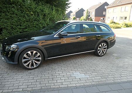 Mercedes-Benz E 220 d 4MATIC T All-Terrain Autom. All-Terrain