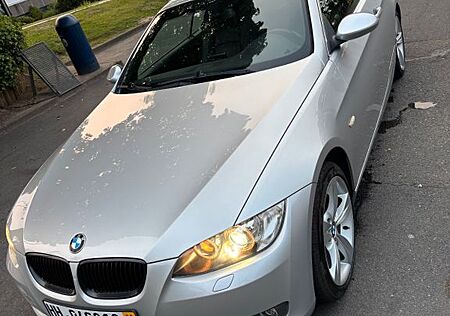 BMW 320i Cabrio E93 8-Fach TÜV/ Kette NEU
