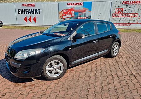 Renault Megane III Lim. 5-trg. Je t'aime 1.HAND