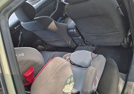 Toyota Avensis Combi 2.0 D-4D -