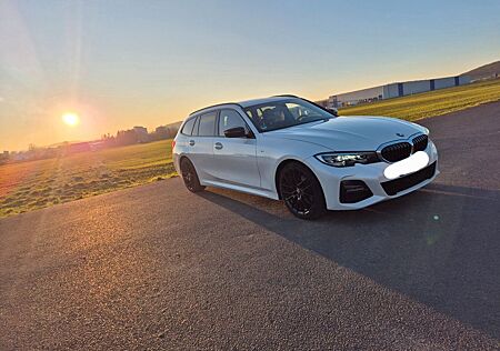 BMW 320d Touring M Sport AHK Pano.Dach