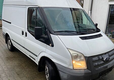 Ford Transit gepflegt