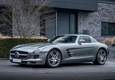 Mercedes-Benz SLS AMG 6.2 V8 | 1. HAND | IMOLA GRAU-METALLIC