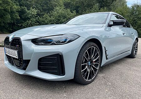 BMW i4 M50 - M Brooklyn Grau - Erstzulassung 02/2024