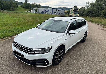 VW Passat Variant Volkswagen GTE DiG.COCKPIT/CAM/MASSAGE/AHK