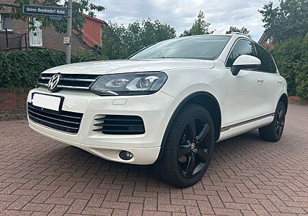 VW Touareg Volkswagen 3.0 V6 TDI BMT Scheckheftgepflegt