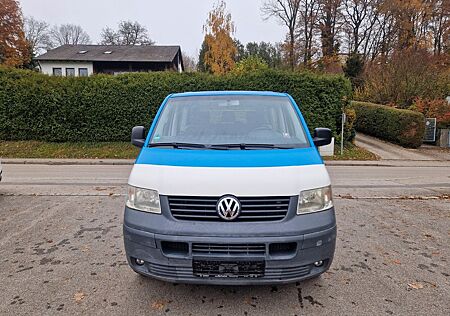 VW T5 Transporter Volkswagen Bus Shuttle