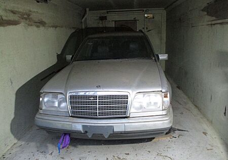 Mercedes-Benz 320