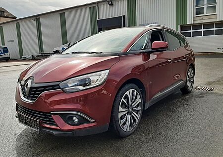 Renault Scenic Grand BLUE dCi 120 mit Anhängerkupplung.