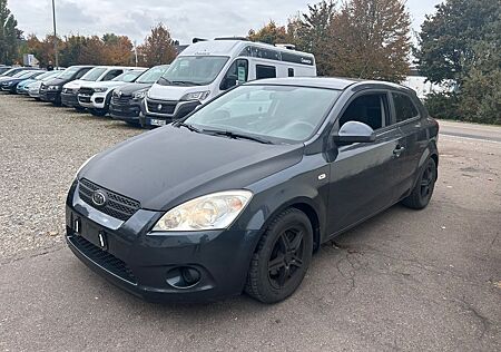 Kia Cee'd / Ceed