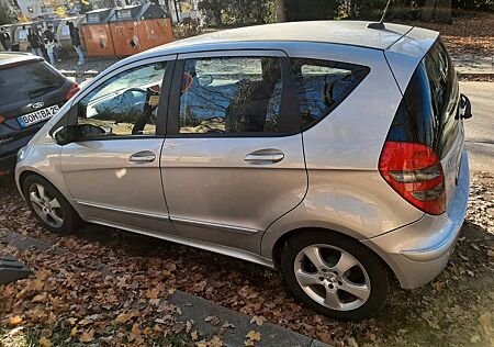 Mercedes-Benz A 150 AVANTGARDE-1.Hand-TÜV NEU-SCHECKHEFT-AC-1a