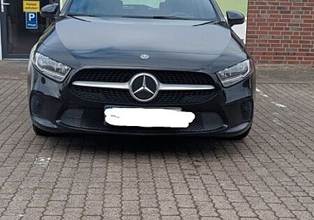 Mercedes-Benz A 180 d -