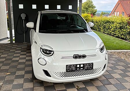 Fiat 500E 42kWh Style + Komfort-Paket