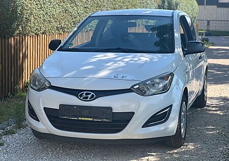 Hyundai i20 1.2 Classic/Klima/8xBereift/TÜV-09-2025/