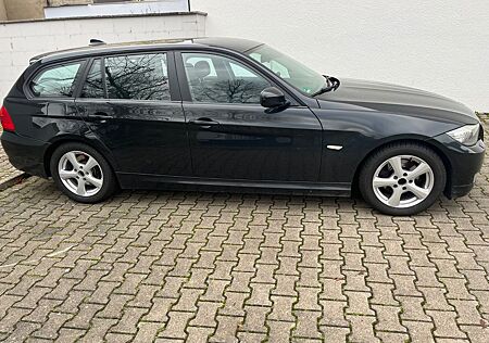 BMW 318i Touring Edition Lifestyle Edition Lifestyle