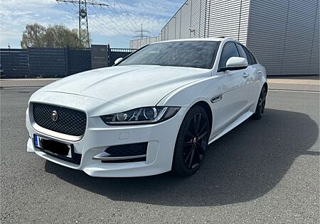 Jaguar XE 20t 200PS R-Sport Automatik R-Sport / 19 Zoll