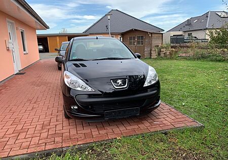 Peugeot 206 + 1.1 mit frischem TÜV und inkl. Winterreifen