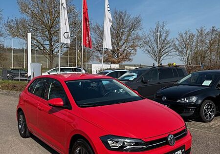 VW Polo Volkswagen VI Comfortline, Flash-Rot