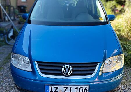VW Touran Volkswagen 1.6 FSI Highline Highline