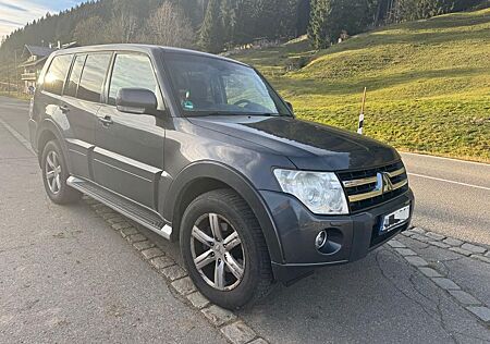 Mitsubishi Pajero 3,2 DI-D*4WD*Intense*7-Sitze*Xenon*TÜV-27