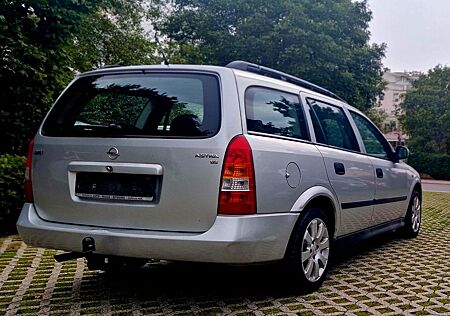 Opel Astra 1.6 Elegance. Mit Anhänger kupplung