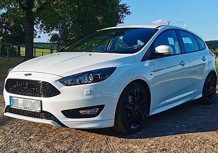 Ford Focus 2,0 TDCi 150PS ST-Line Inspektion TÜV neu
