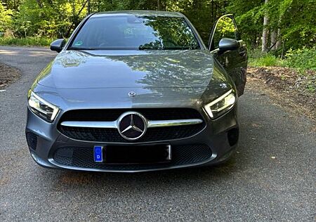 Mercedes-Benz A 180 -