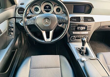 Mercedes-Benz C 180 T AVANTGARDE