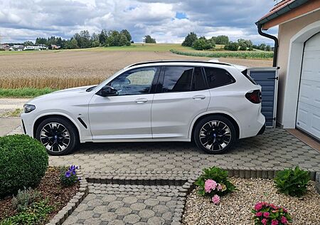 BMW iX3 IMPRESSIVE fast Vollausst. mit Winterräder