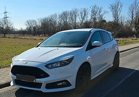 Ford Focus 2,0 TDCi ST - 8-fach