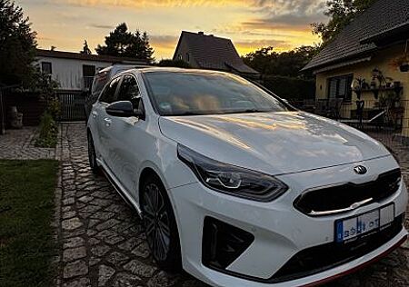 Kia Cee'd / Ceed 1.6 T-GDI DCT GT GT