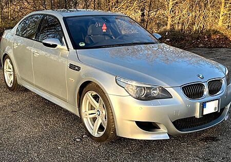 BMW M5 E60 V10