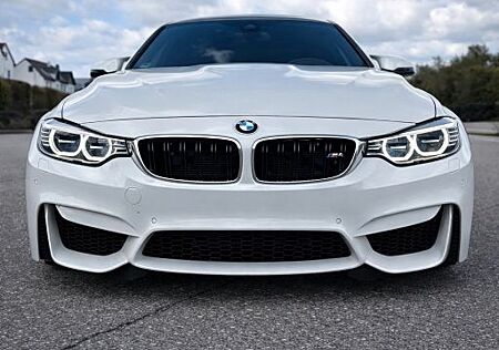 BMW M4 Coupé M Drivers´s Package/ Individual /DKG