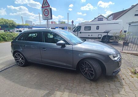Audi A3 2.0 TDI Sportback TÜV/NEU*XENON*SPORTFW*8FACH