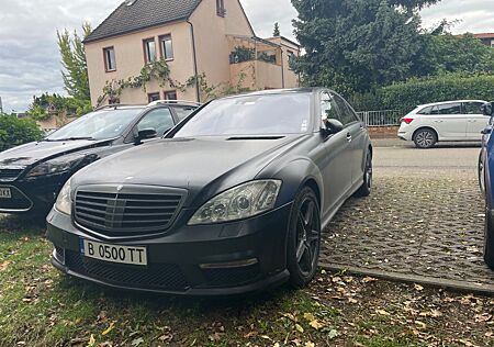 Mercedes-Benz S 500 -