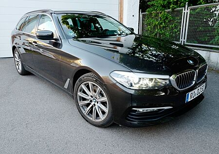 BMW 520d , DE, Leder, AHK, Pano, Service + Tüv neu