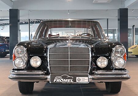 Mercedes-Benz 280 SEL